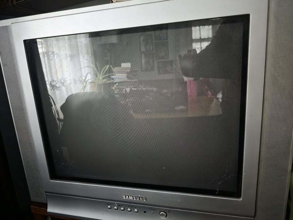 Телевізор Samsung кінескопна модель (CRT).