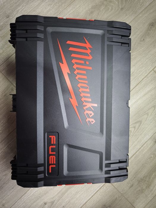 Болгарка (кутова шліфувальна машина) акумуляторна Milwaukee M18 FSAG12