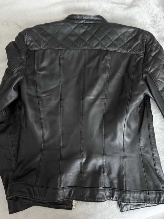 Кожана жіноча куртка 40 розмір