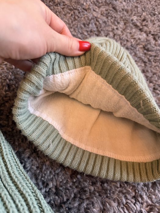 Шапка колір оліва зелений