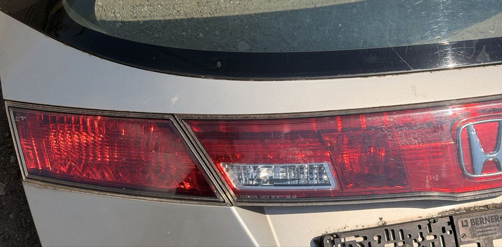 Кришка багажника в зборі Honda Civic 8