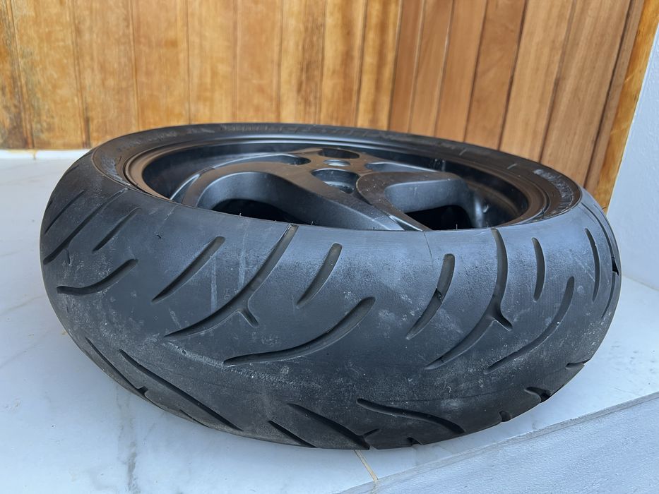 Jante com pneu - CB1000R