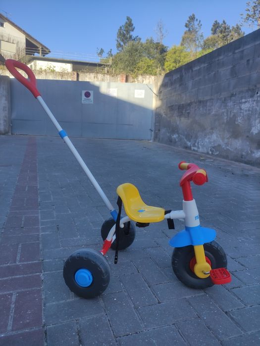 Triciclo de empurrar