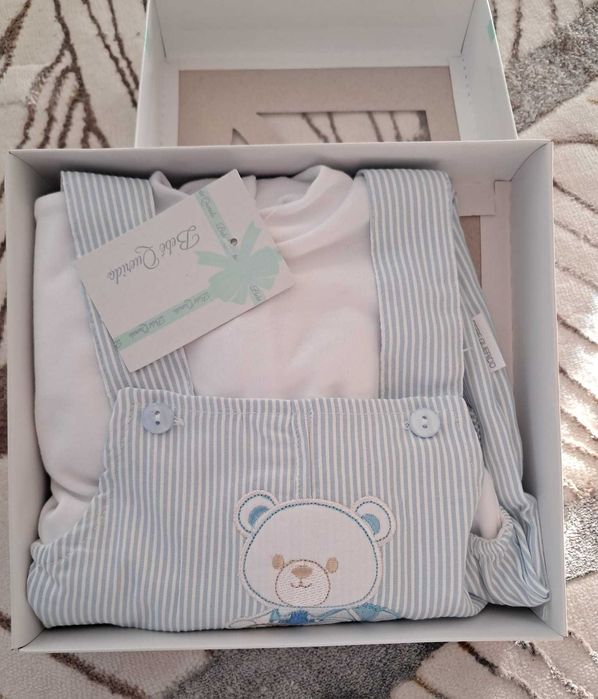 Conjunto fofo com Aplicações bordadas 6 Meses