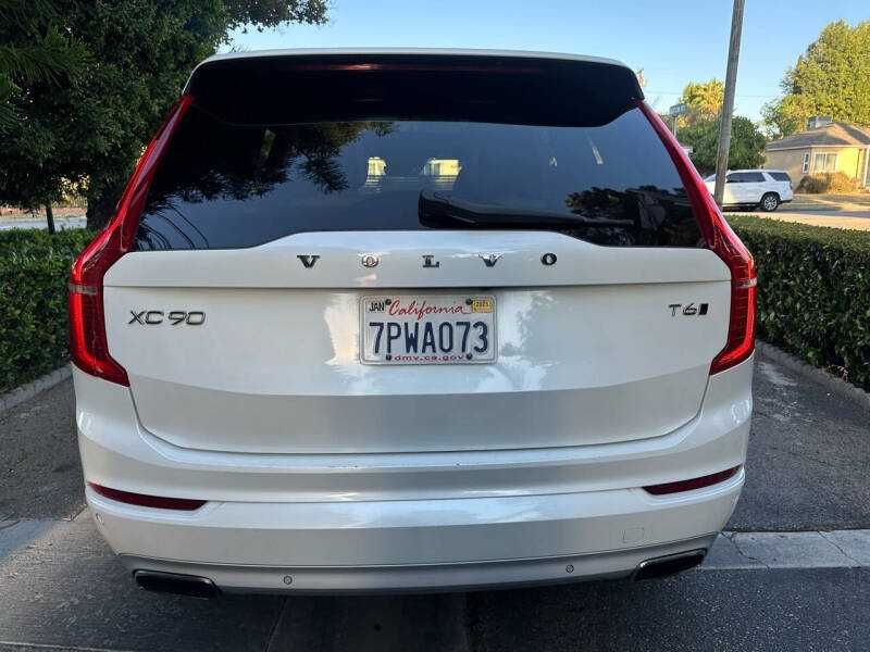 2017 Volvo XC90 Momentum