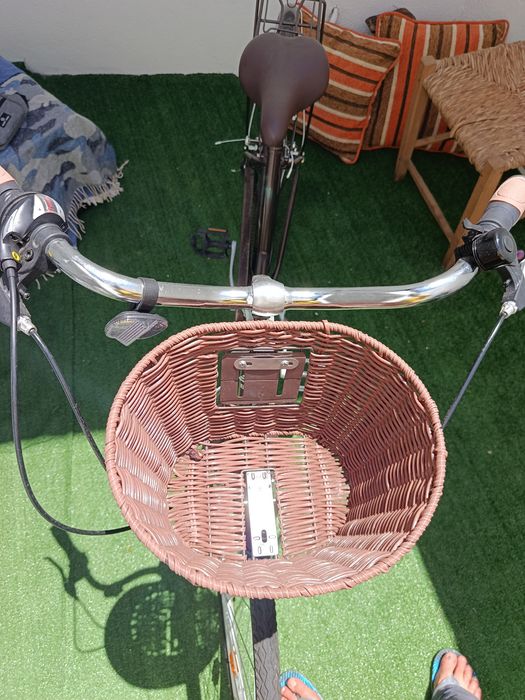 Bicicleta BERG Amsterdam – Como Nova, Pouco Usada, Cesto e Cadeado Incluídos