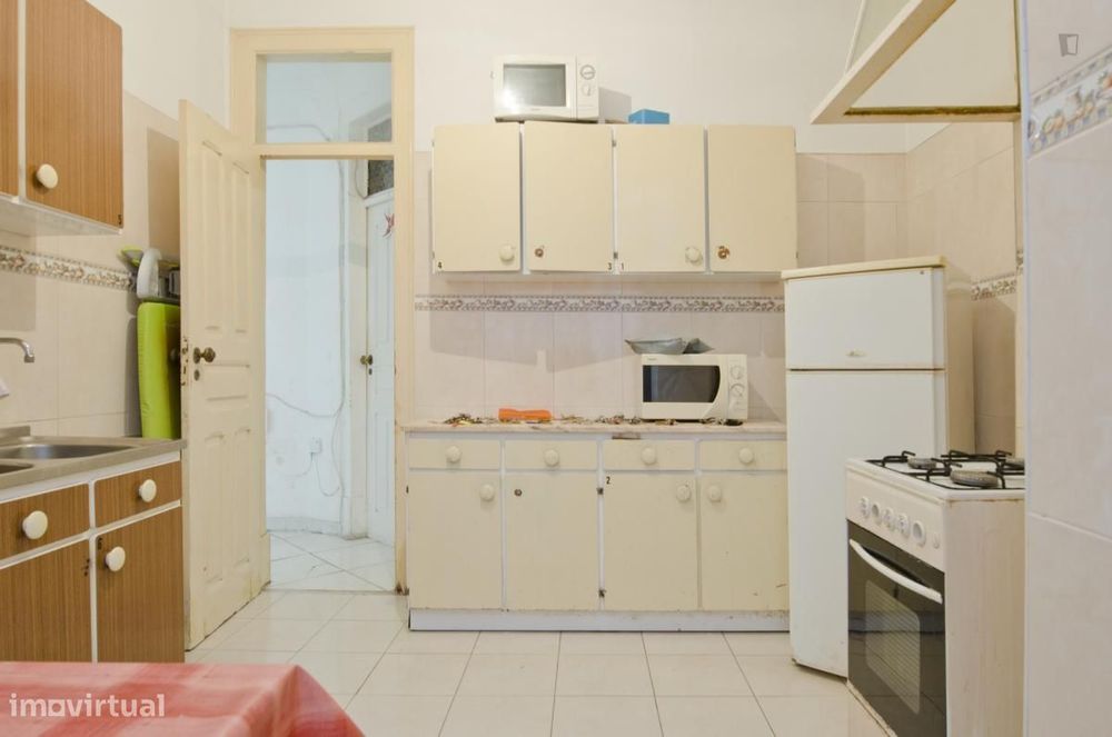 Quarto - localizado em Alameda Lisbon