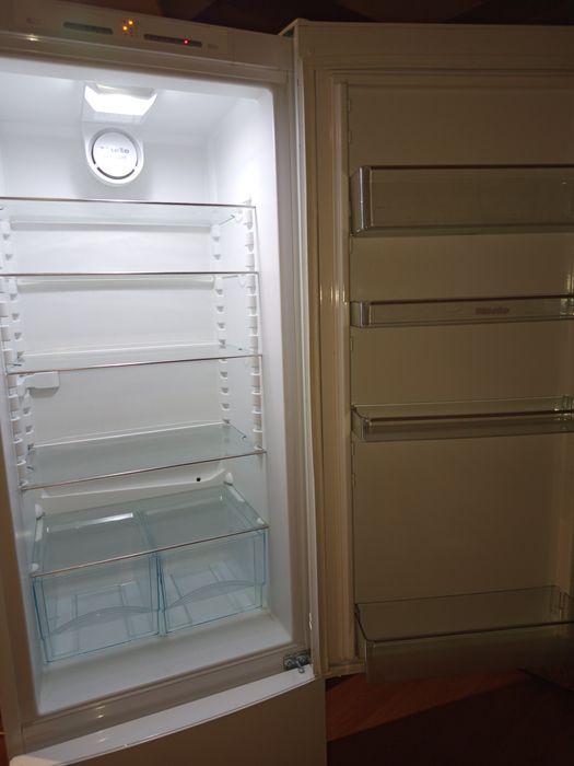 Холодильник Міеle