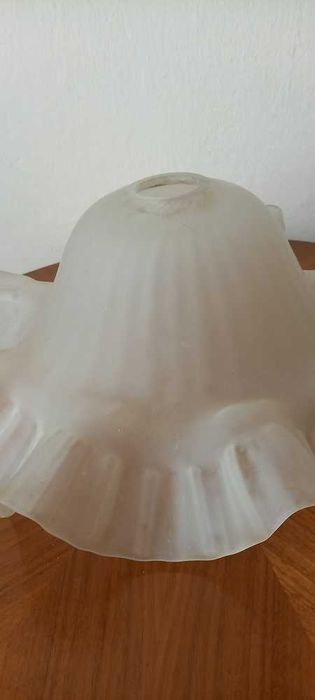 Duży klosz z kryzą z matowego szkła. Wysyłka, dostawa gratis