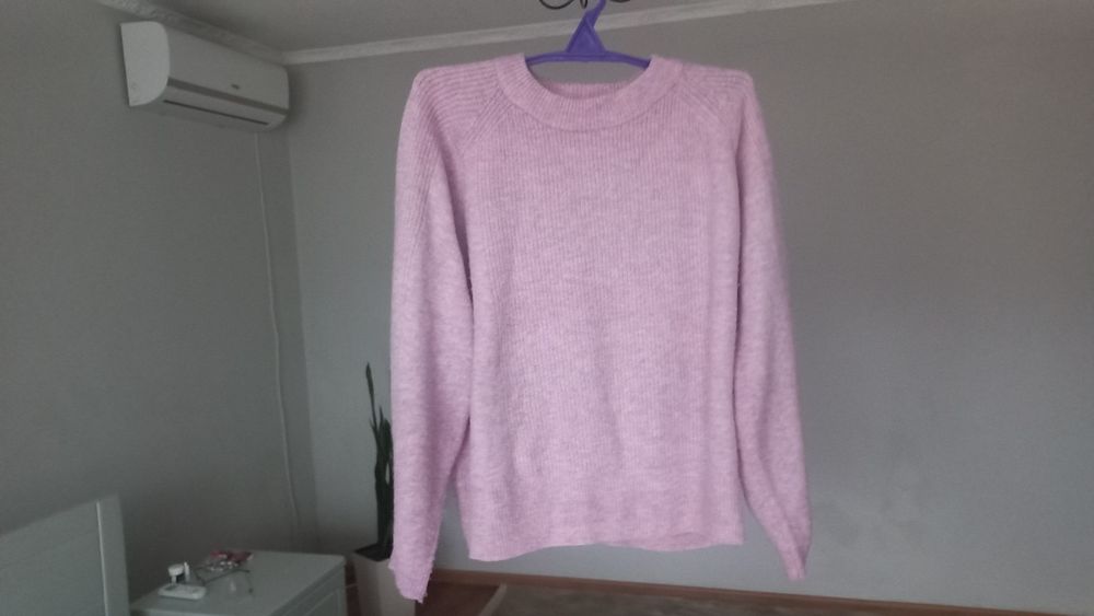 Кофта розова. Тепла.
