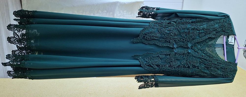 Szmaragdowa zielona sukienka z koronką Aniles vintage retro