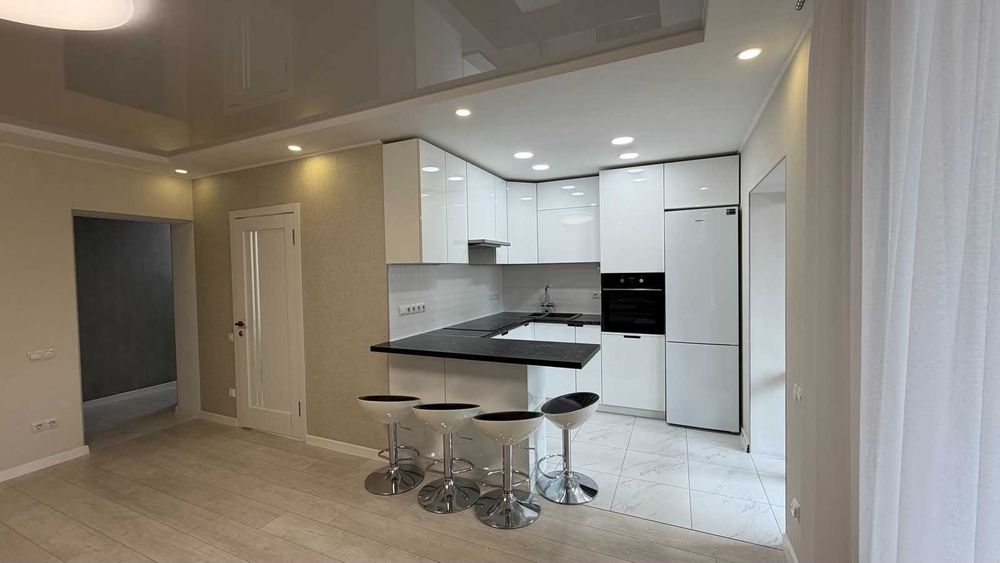 2-кімнатна квартира на Вишеньці з власним двором та паркомісцем