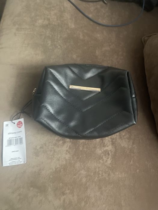 Kosmetyczka czarna sinsay