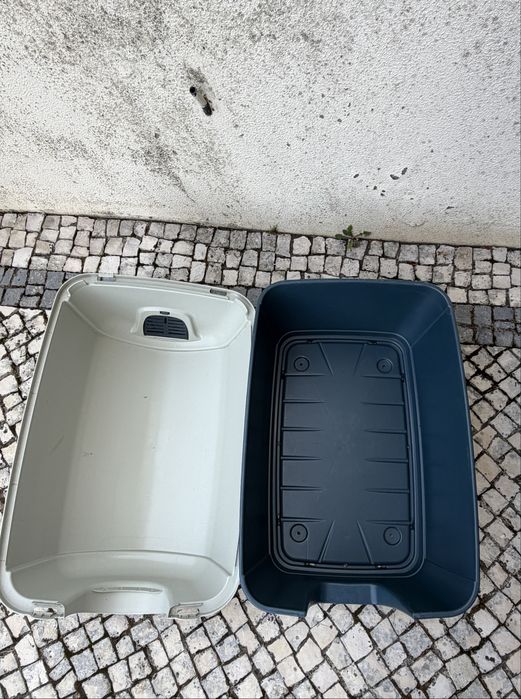 Duas Casotas para Cão / Animais de Estimação - 70x40x53 cm