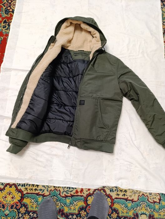 Куртка мужская с капюшоном зимняя Pull & Bear.
