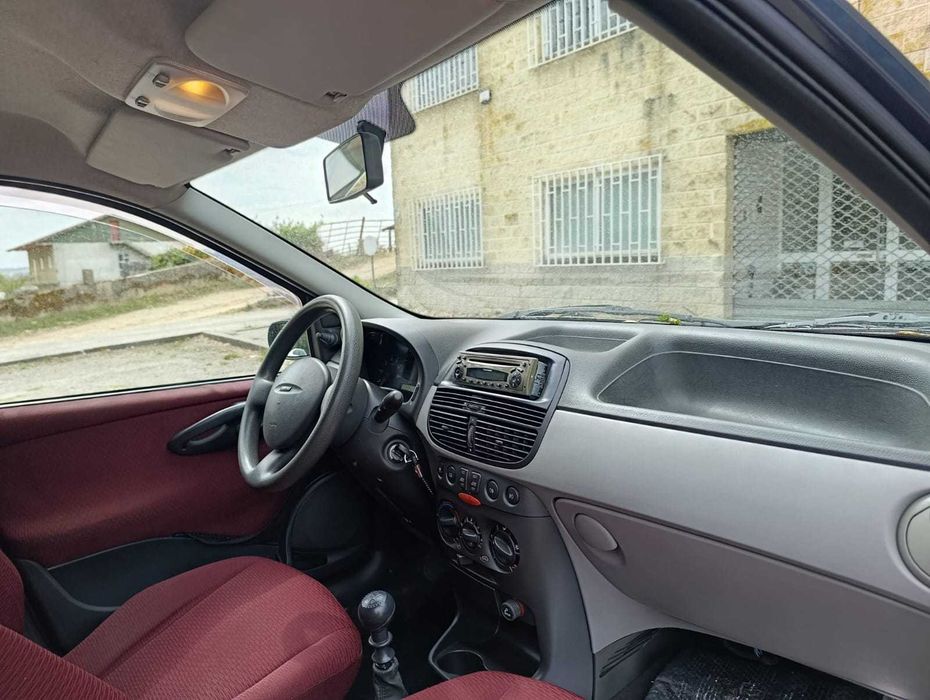 Vendo um punto 1999 a gasolina so Vendo esta impecável foto 2