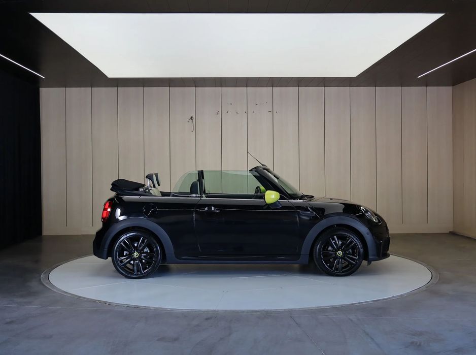 MINI Cabrio Cooper Aut. JCW