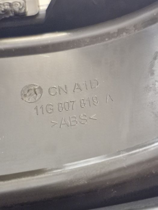 Решітки протитуманної фари (глянцеві) VW ID4  11G807820A, 11G807819A