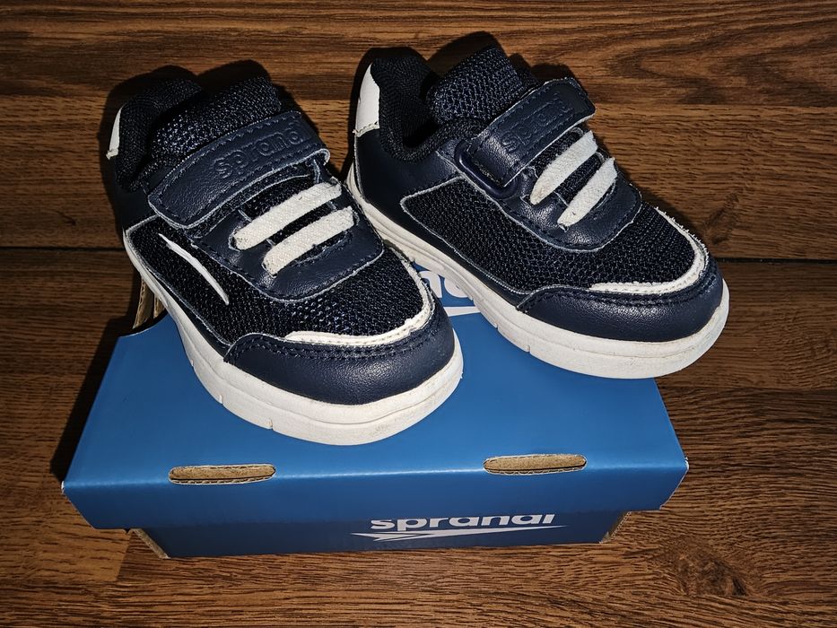 Buty adidasy 22 13.7 cm