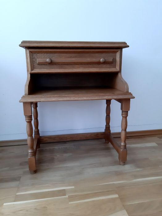 Szafka z siedziskiem / stołeczkiem