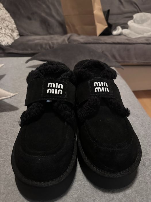 Женские лоферы Miu Miu из натурального меха