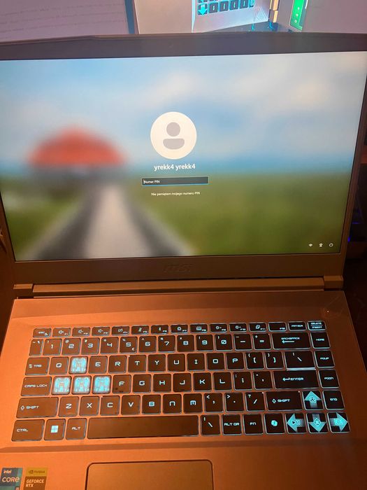 Laptop Gamingowy MSI Thin 15 RTX4050 RAM  32 GB RAM   Dysk 512 gb
