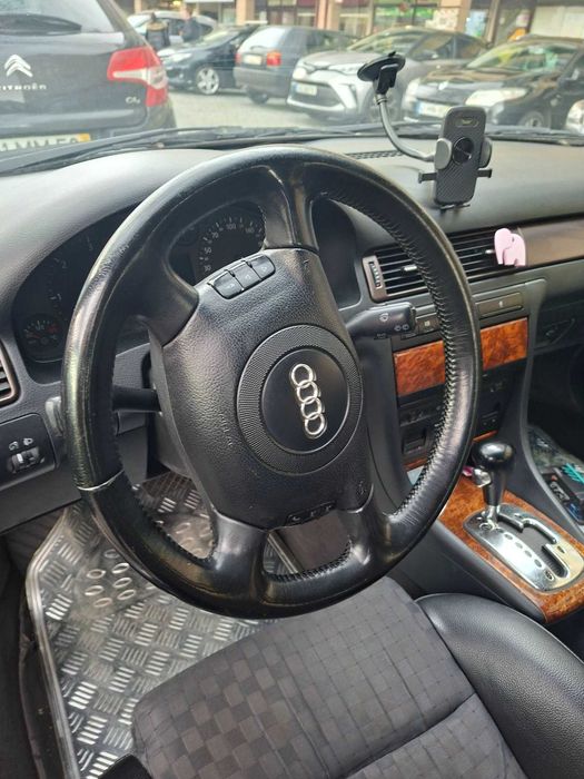 A6 2.5 2004 com 200 mil kms