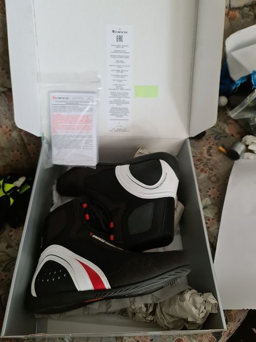 Botas dainese 42 capcete Airoh