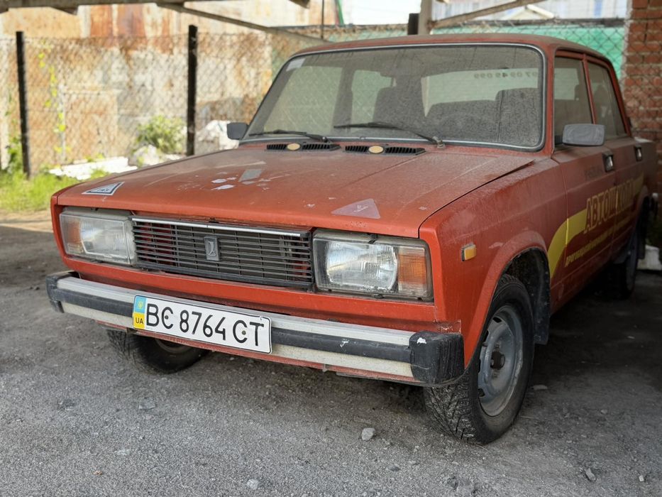 Автомобіль ВАЗ 2105