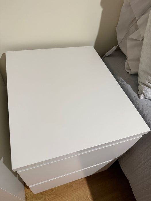Par de Mesinhas de Cabeceira IKEA (Brancas)