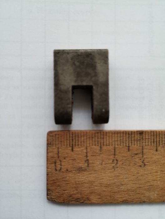 До К-750 хрестовина кардана,  "СОБАЧКА" і захисне скло.