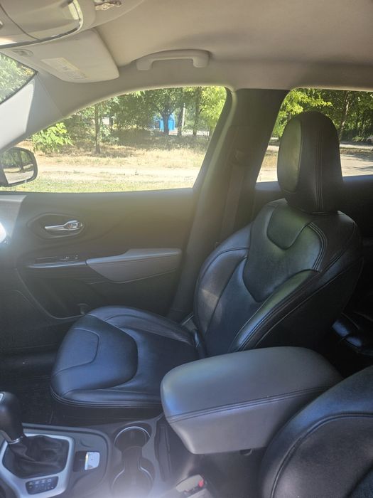 Jeep Cherokee Limited White