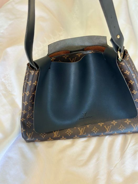 Vendo pasta masculina Louis Vuitton , está nova nunca foi usada !