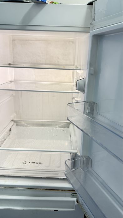 Geladeira para retira peças