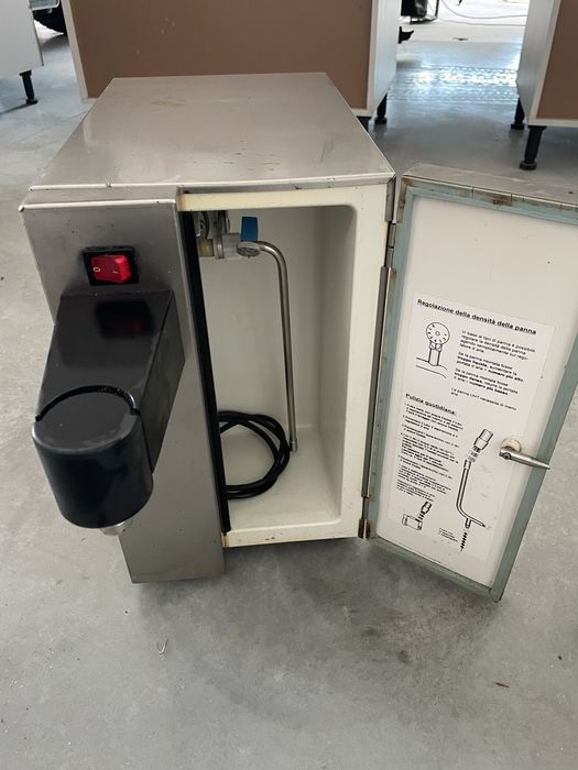 Maquina industrial de chantilly