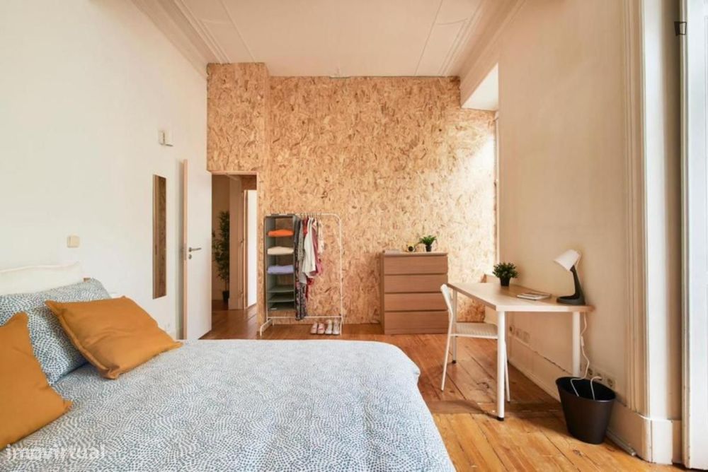 Quarto - localizado em Campo de Ourique Lisbon
