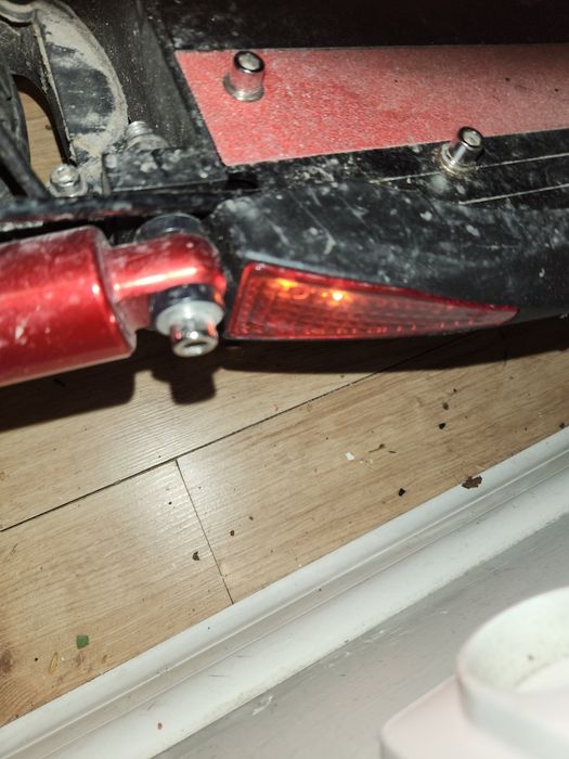 Hulajnoga elektryczna uszkodzona