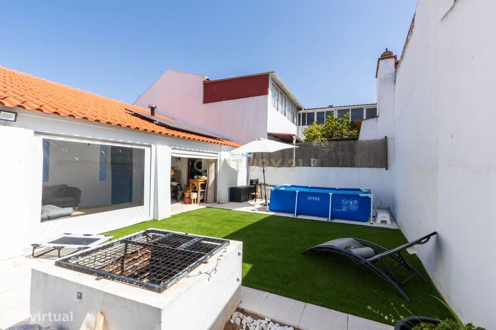 Moradia T2 renovada com espaço exterior e possibilidade de piscina, lo
