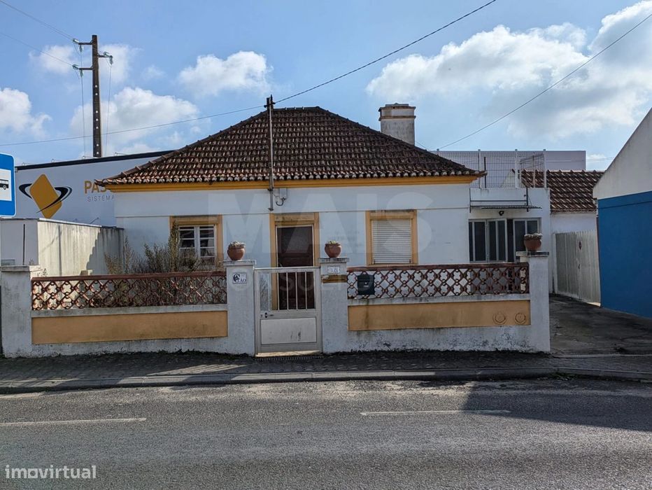 Moradia T2 com grande potencial em Ribamar – A 5 min da praia