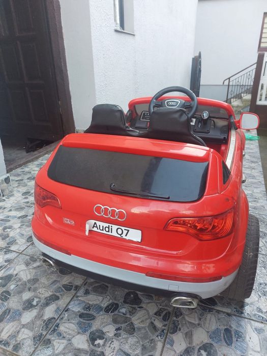 Samochodzik na akumulator Audi Q7