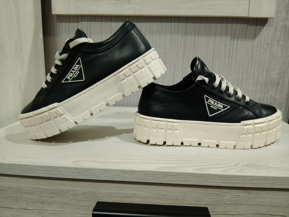 Prada 37р. Шкіра