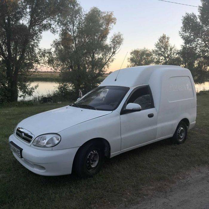 Автомобіль Lanos продажів