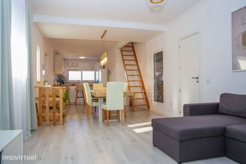 Moradia T3+1 no Camarnal- Alenquer