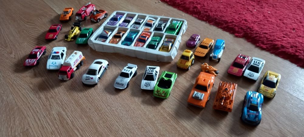 Carrinhos brinquedos 40