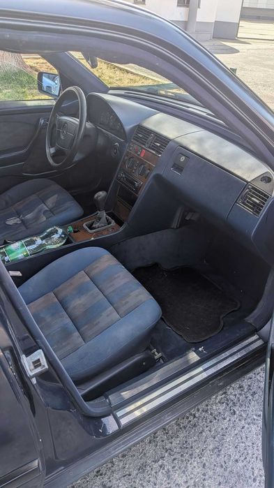 Mercedes 220D. Para restauro foto 4