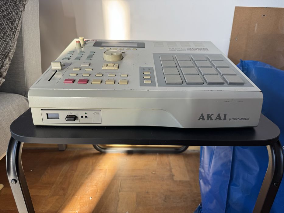 Sampler AKAI MPC 2000 Classic