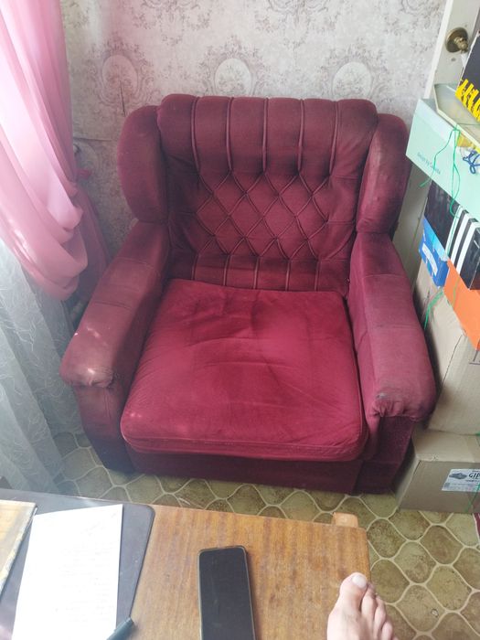 Продам диван і два крісла