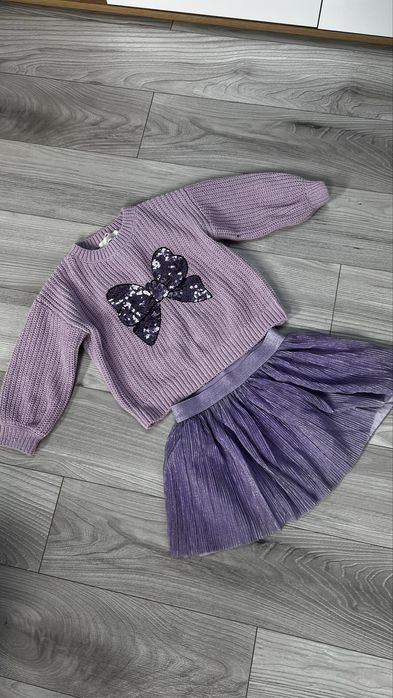 Спідничка та светрик для дівчинки від H&M у ідеальному стані 110/116 розмір
