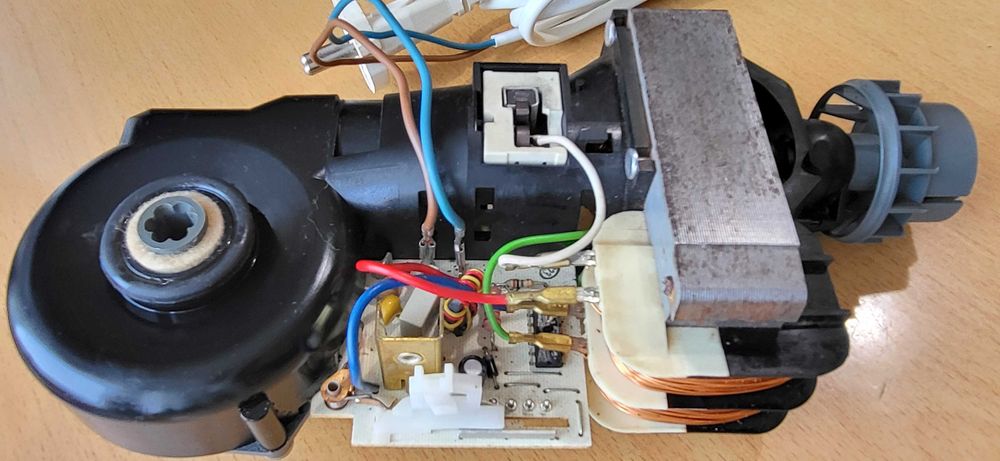 Silnik Bosch ProfiMixx 44 (MUM4) – 500W | cztery prędkości, reduktor