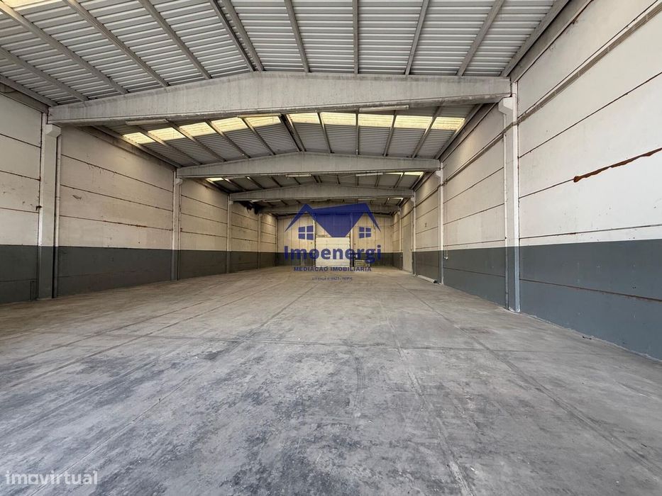 Armazém para Arrendamento – Zona Industrial de Amorim
